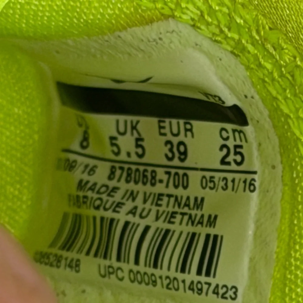 Nike womens presto Casual Shoes in Green/Volt Size 8.0 | Lace by Nike